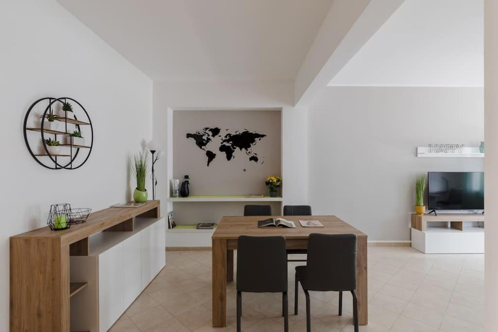 Appartamento Cinecittà Incantevole E Moderno 2+2+1 Ac Wifi